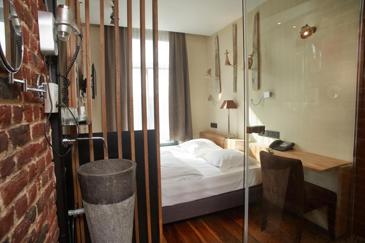 Small Double Room,665988378:JPEG
