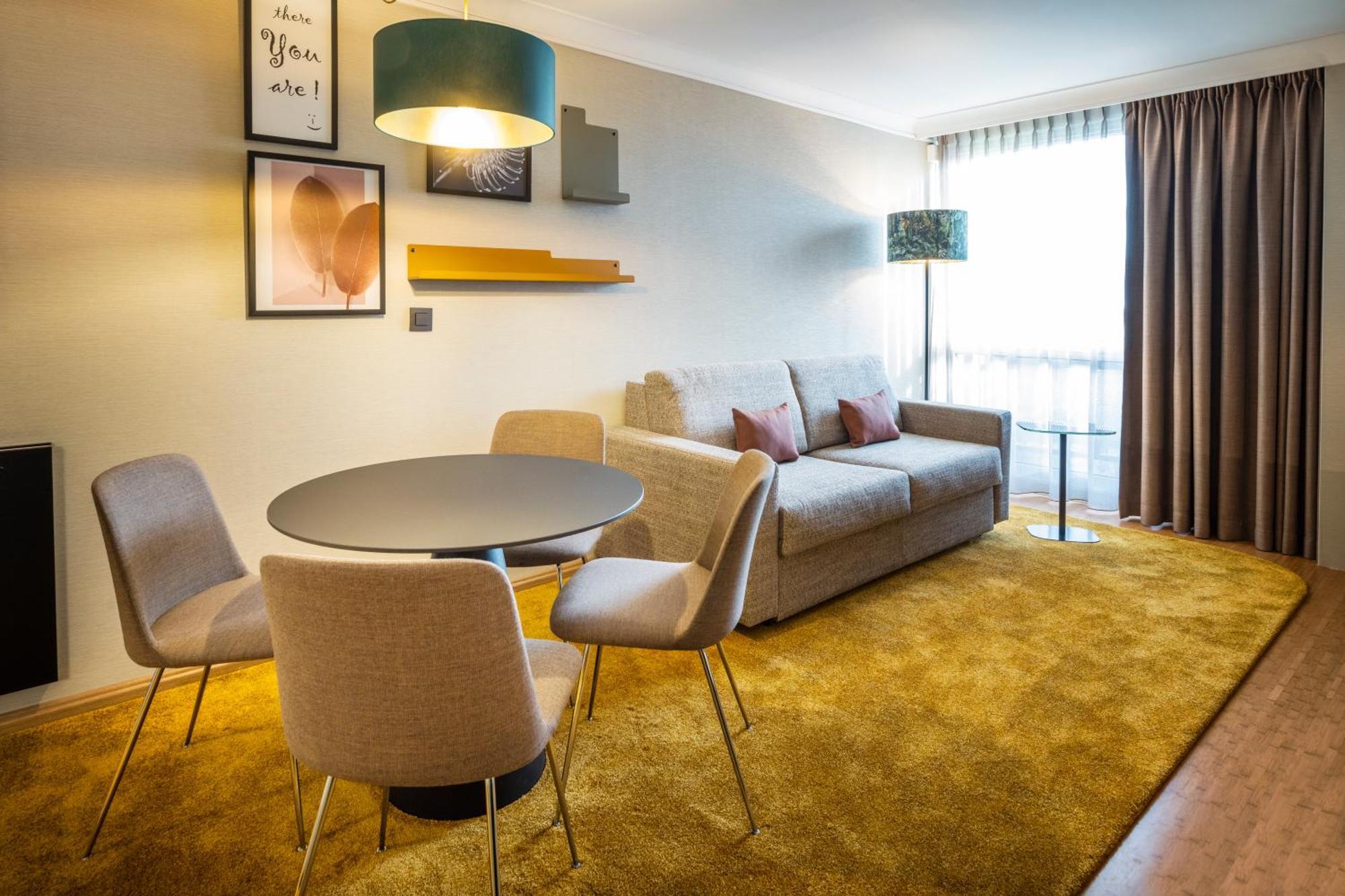 Premium Zimmer mit Kingsize-Bett und Schlafsofa