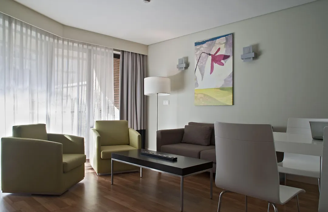 B-Aparthotel Montgomery-1